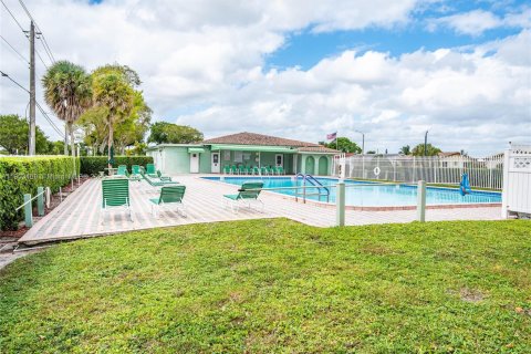 Casa en venta en Tamarac, Florida, 2 dormitorios, 112.97 m2 № 1955751 - foto 12