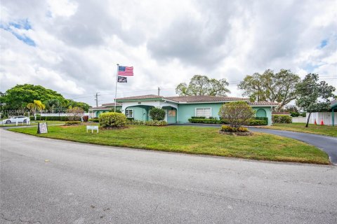 Casa en venta en Tamarac, Florida, 2 dormitorios, 112.97 m2 № 1955751 - foto 9