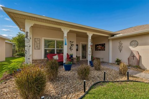 House in Poinciana, Florida 2 bedrooms, 146.23 sq.m. № 2110630 - photo 5