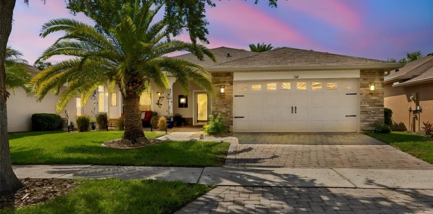 House in Poinciana, Florida 2 bedrooms, 146.23 sq.m. № 2110630