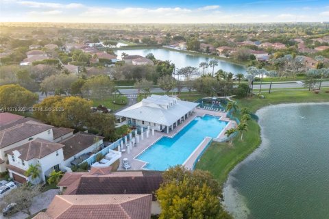 Купить виллу или дом в Хомстед, Флорида 4 спальни, 117.06м2, № 2046442 - фото 30