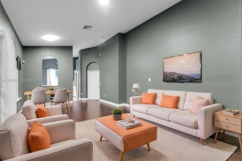 Купить виллу или дом в Хомстед, Флорида 4 спальни, 117.06м2, № 2046442 - фото 10