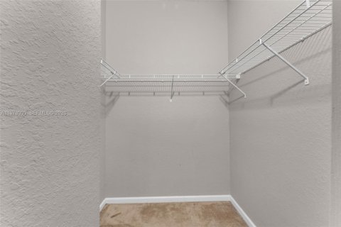 Купить виллу или дом в Хомстед, Флорида 4 спальни, 117.06м2, № 2046442 - фото 16