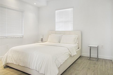 Appartement à louer à Miami Shores, Floride: 2 chambres, 671.13 m2 № 1970220 - photo 9