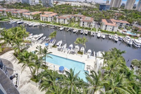 Condo in Aventura, Florida, 1 bedroom № 2145943