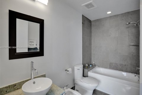 Condo in Aventura, Florida, 1 bedroom № 2145943 - photo 25