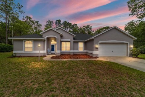 Casa en Dunnellon, Florida 3 dormitorios, 190.17 m2 № 2140178