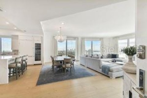 Condominio en venta en Tampa, Florida, 4 dormitorios, 269.04 m2 № 1561405 - foto 11