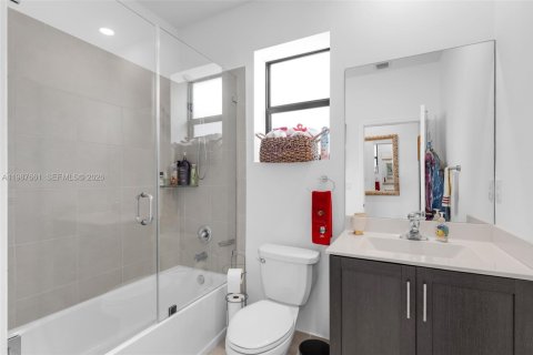 Купить таунхаус в Хомстед, Флорида 3 спальни, 140.65м2, № 2050577 - фото 16