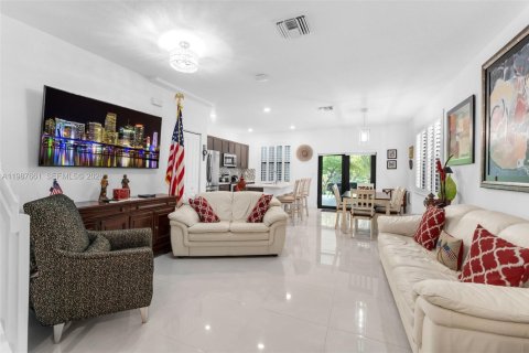 Купить таунхаус в Хомстед, Флорида 3 спальни, 140.65м2, № 2050577 - фото 2