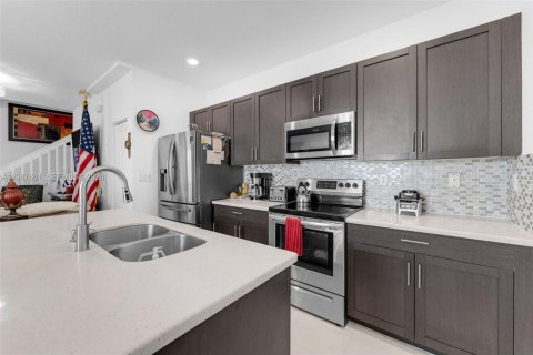 Купить таунхаус в Хомстед, Флорида 3 спальни, 140.65м2, № 2050577 - фото 7