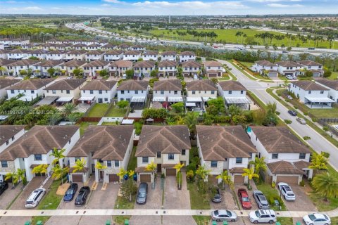Купить таунхаус в Хомстед, Флорида 3 спальни, 140.65м2, № 2050577 - фото 24