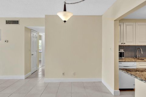 Copropriété à louer à Boca Raton, Floride: 2 chambres, 78.69 m2 № 2147167 - photo 13