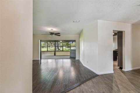 House in Wesley Chapel, Florida 4 bedrooms, 224.17 sq.m. № 1885507 - photo 14