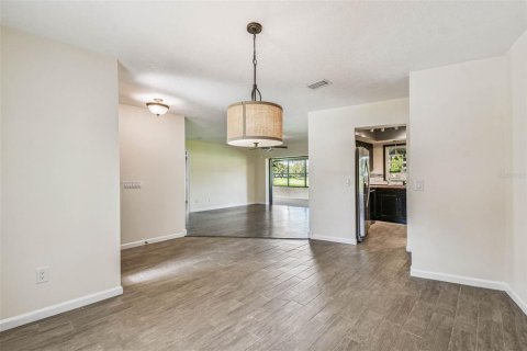 House in Wesley Chapel, Florida 4 bedrooms, 224.17 sq.m. № 1885507 - photo 10