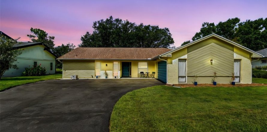 House in Wesley Chapel, Florida 4 bedrooms, 224.17 sq.m. № 1885507