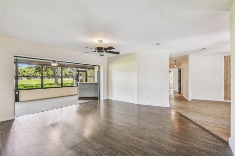 House in Wesley Chapel, Florida 4 bedrooms, 224.17 sq.m. № 1885507 - photo 15
