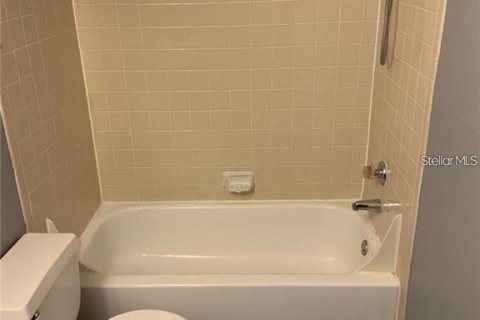 Condo in Orlando, Florida, 2 bedrooms  № 1851676 - photo 13