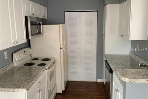 Condo in Orlando, Florida, 2 bedrooms  № 1851676 - photo 5