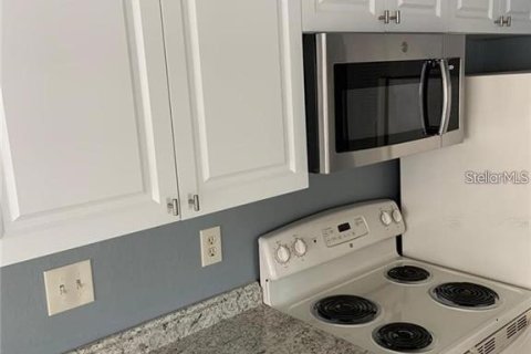 Condo in Orlando, Florida, 2 bedrooms  № 1851676 - photo 6