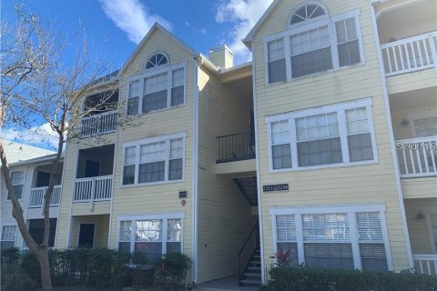 Condo in Orlando, Florida, 2 bedrooms  № 1851676 - photo 1
