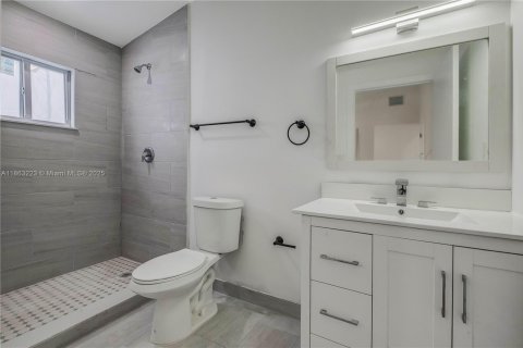 House in Miami, Florida 3 bedrooms, 105.91 sq.m. № 1891464 - photo 4