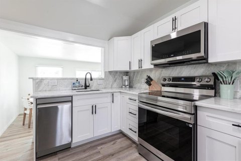 Casa en alquiler en Longboat Key, Florida, 2 dormitorios, 139.35 m2 № 1774045 - foto 23