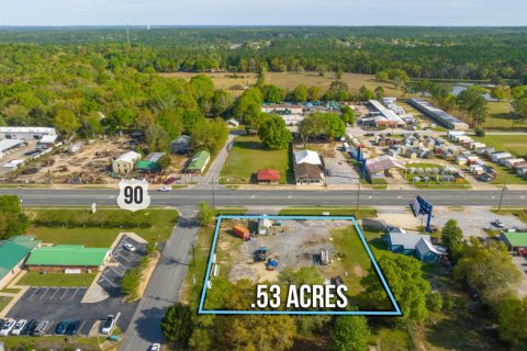 Commercial property in Crestview, Florida № 560220 - photo 1