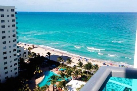 Condo à Hollywood, Floride, 1 chambre  № 2278978