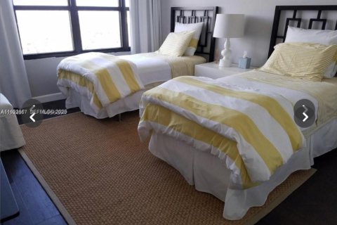 Снять в аренду кондоминиум в Майами, Флорида 2 спальни, 113.25м2, № 2034405 - фото 7