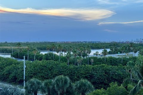 Снять в аренду кондоминиум в Холливуд, Флорида 2 спальни, 184.69м2, № 2069444 - фото 17