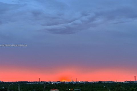 Снять в аренду кондоминиум в Холливуд, Флорида 2 спальни, 184.69м2, № 2069444 - фото 18