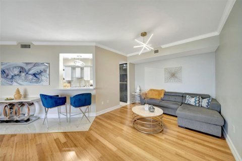 Снять в аренду кондоминиум в Холливуд, Флорида 2 спальни, 184.69м2, № 2069444 - фото 5