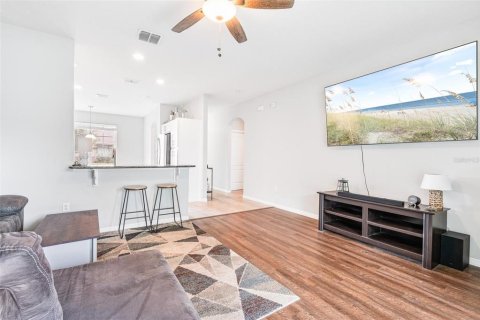 Villa ou maison à vendre à DeLand, Floride: 3 chambres, 141.95 m2 № 1843033 - photo 2