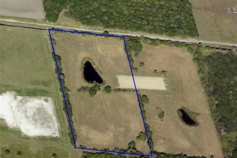 Terrain à Mims, Floride № 2222171