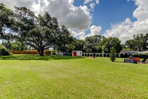 House in Dunedin, Florida 4 bedrooms, 229.65 sq.m. № 1816971 - photo 11