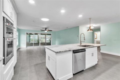 House in New Port Richey, Florida 2 bedrooms, 125.98 sq.m. № 1844532 - photo 10