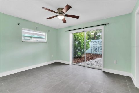 House in New Port Richey, Florida 2 bedrooms, 125.98 sq.m. № 1844532 - photo 22