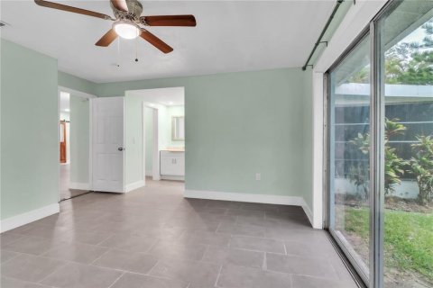 House in New Port Richey, Florida 2 bedrooms, 125.98 sq.m. № 1844532 - photo 18
