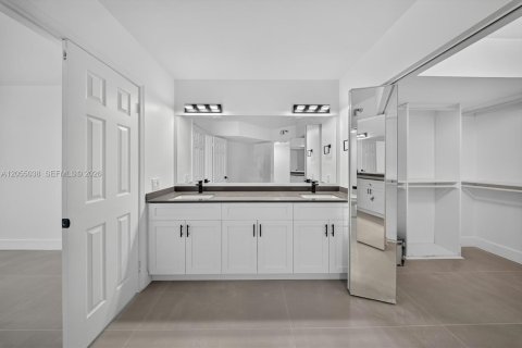 Condo in Aventura, Florida, 2 bedrooms  № 2191177 - photo 17