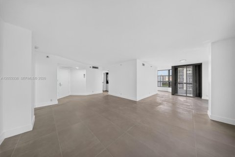 Condo in Aventura, Florida, 2 bedrooms  № 2191177 - photo 11