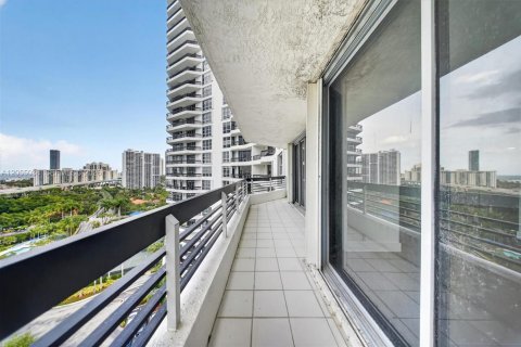 Condo in Aventura, Florida, 2 bedrooms  № 2191177 - photo 29