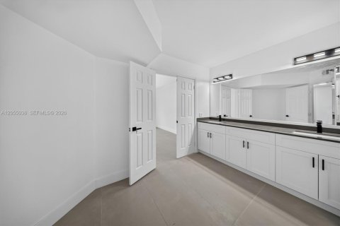 Condo in Aventura, Florida, 2 bedrooms  № 2191177 - photo 15