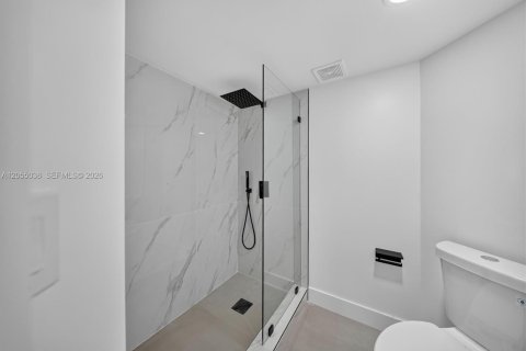 Condo in Aventura, Florida, 2 bedrooms  № 2191177 - photo 16