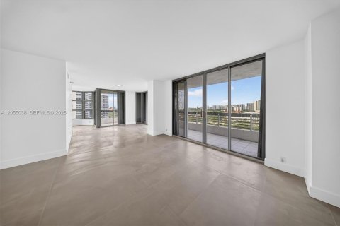 Condo in Aventura, Florida, 2 bedrooms  № 2191177 - photo 10
