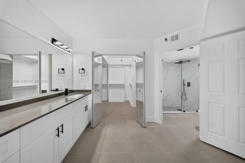 Condo in Aventura, Florida, 2 bedrooms  № 2191177 - photo 19