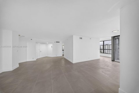 Condo in Aventura, Florida, 2 bedrooms  № 2191177 - photo 14