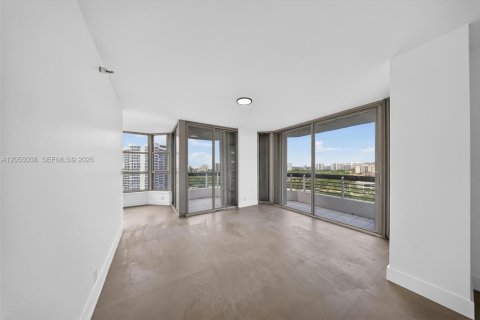 Condo in Aventura, Florida, 2 bedrooms  № 2191177 - photo 9