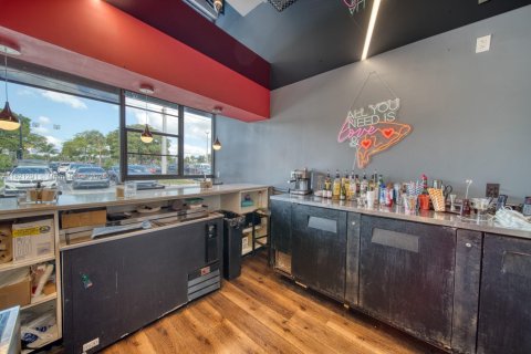 Commercial property in Kendall, Florida № 1782048 - photo 9