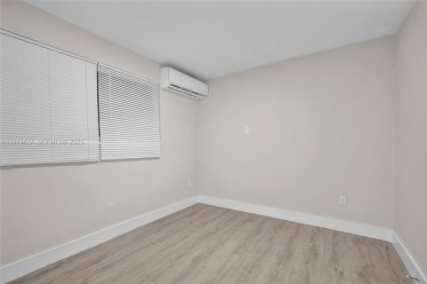 Apartment in Miami, Florida 1 bedroom, 44.13 sq.m. № 1969538 - photo 5